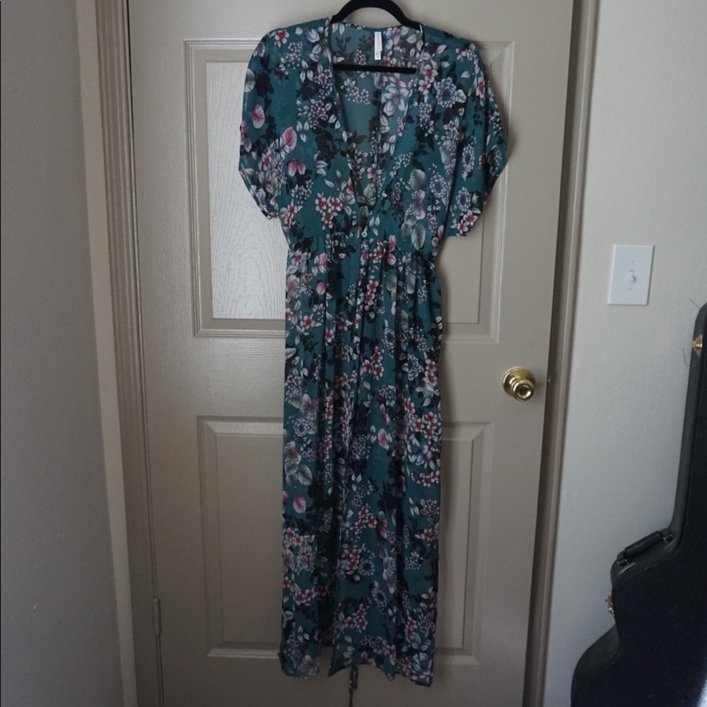 ***NBW*** Floral Maxi Top